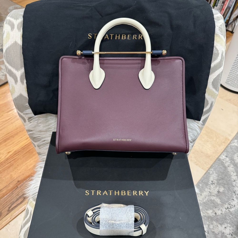-SOLD-🔥 Strathberry Midi Tote